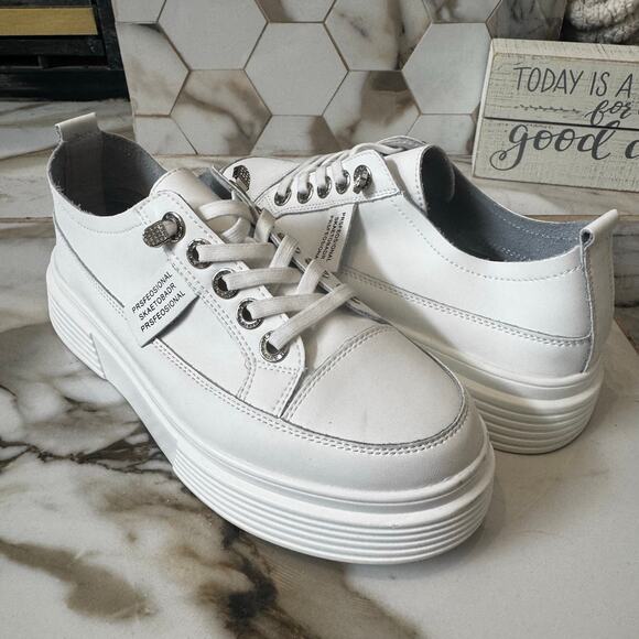 Bonavi Anti-stress Skateboard Sneakers Sz 39 Crystal Embellished Lace Eyelets - Picture 1 of 15